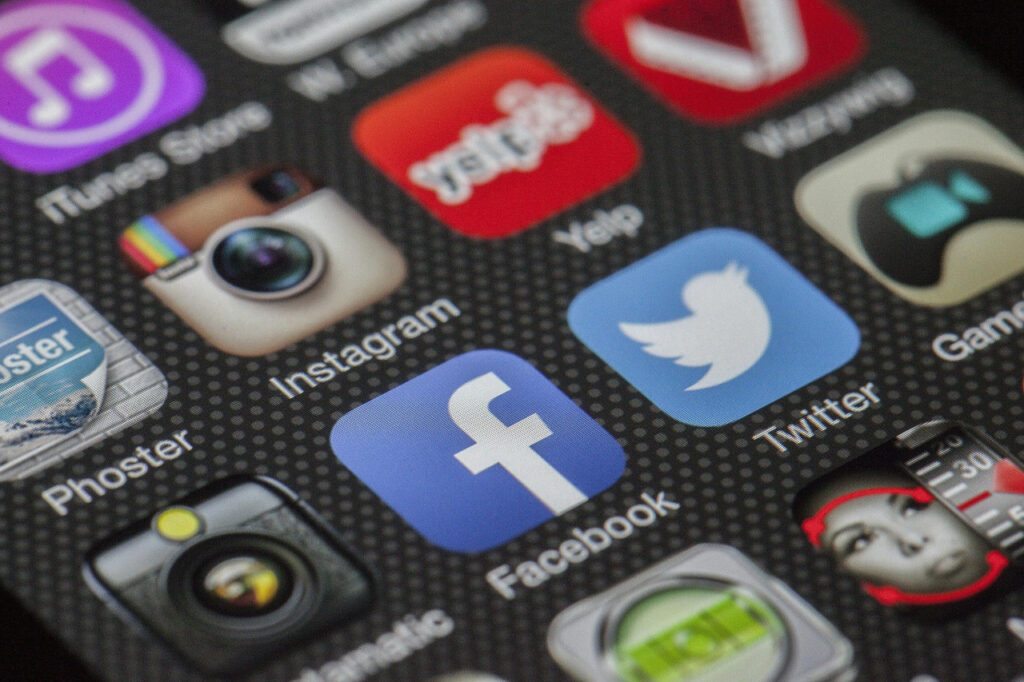 social media 1280 x853